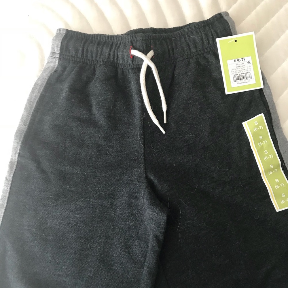 Boys sweat shorts NWT